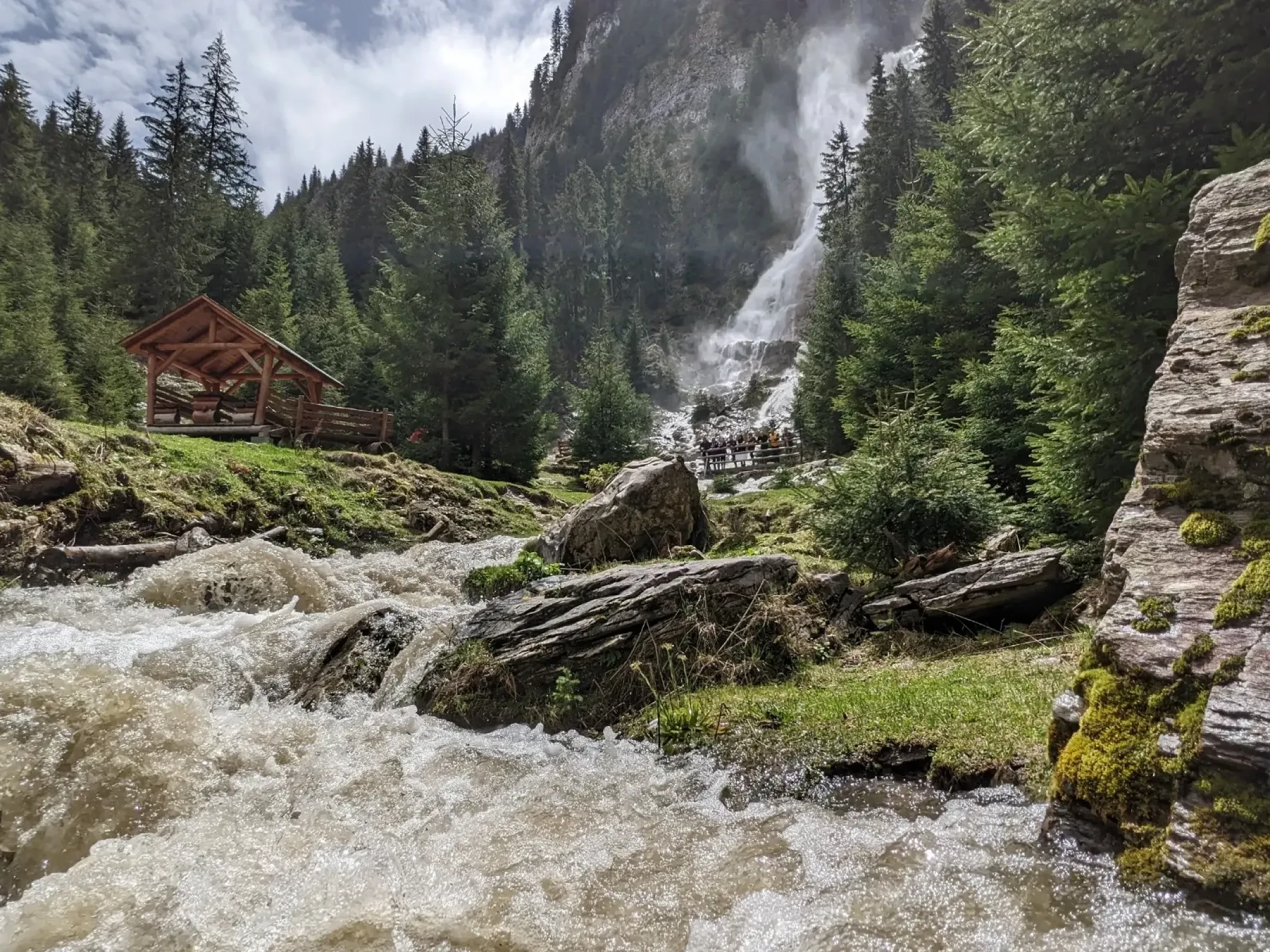 Cascada Cailor itself