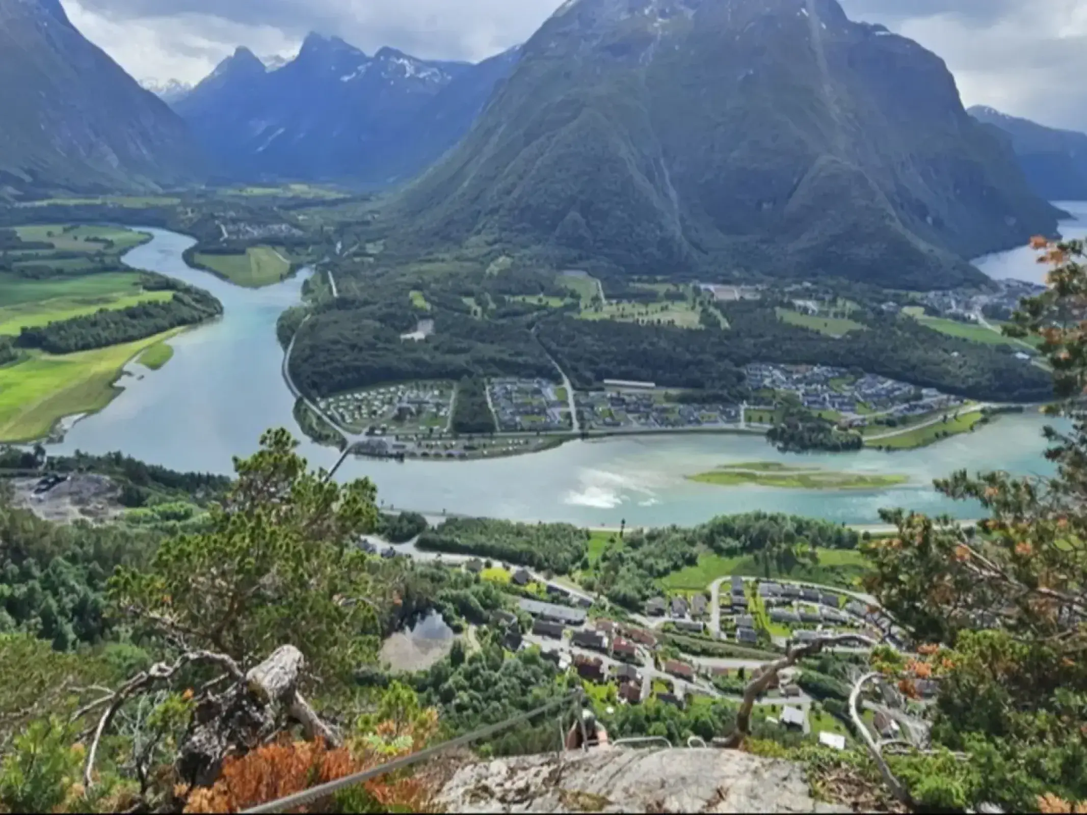 Walking the Rommasdalen ridge