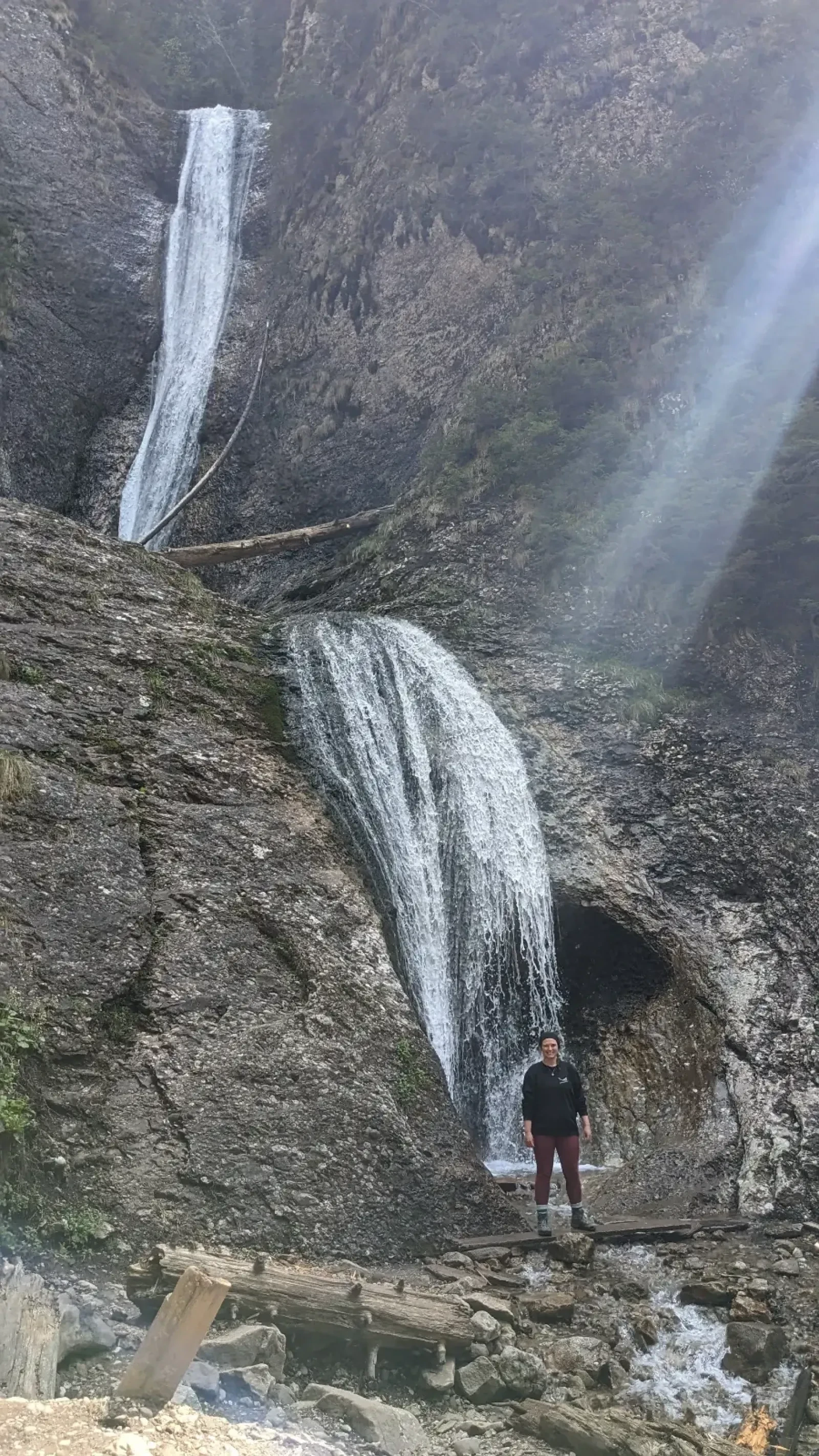 A nice chillout waterfall on the way down
